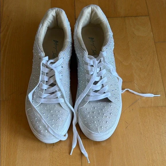 Betsey Johnson Shoes Betsey Johnson White Pearl Sidney